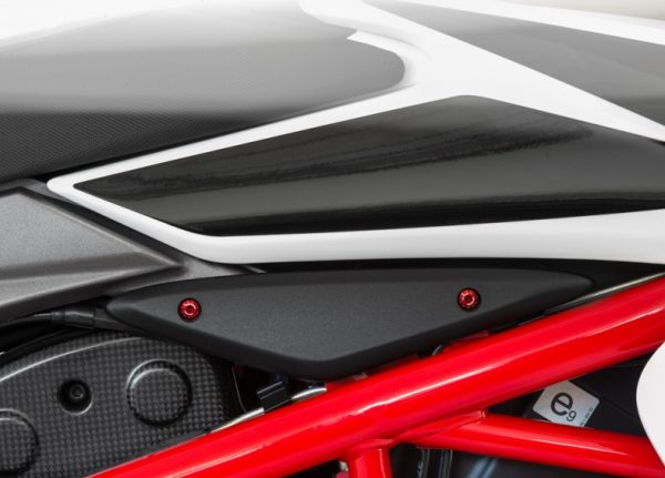 SCREWS SIDE PANELS AND TAIL DUCATI HYPERMOTARD 821 HYPERMOTARD SP 821 HYPERSTRADA 821