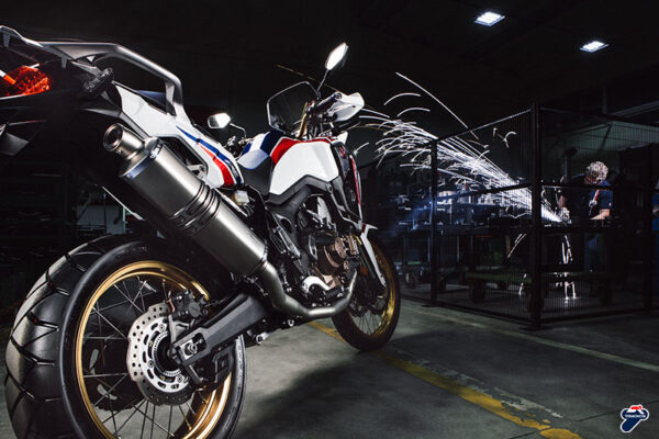 CRF 1000L Africa Twin Racing 2X1 Collectors Inox - Image 8